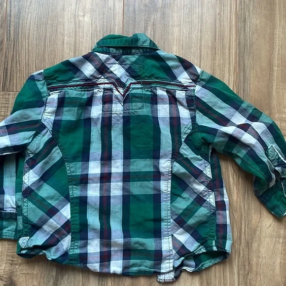Guess flannel button up - Picture 3 of 4